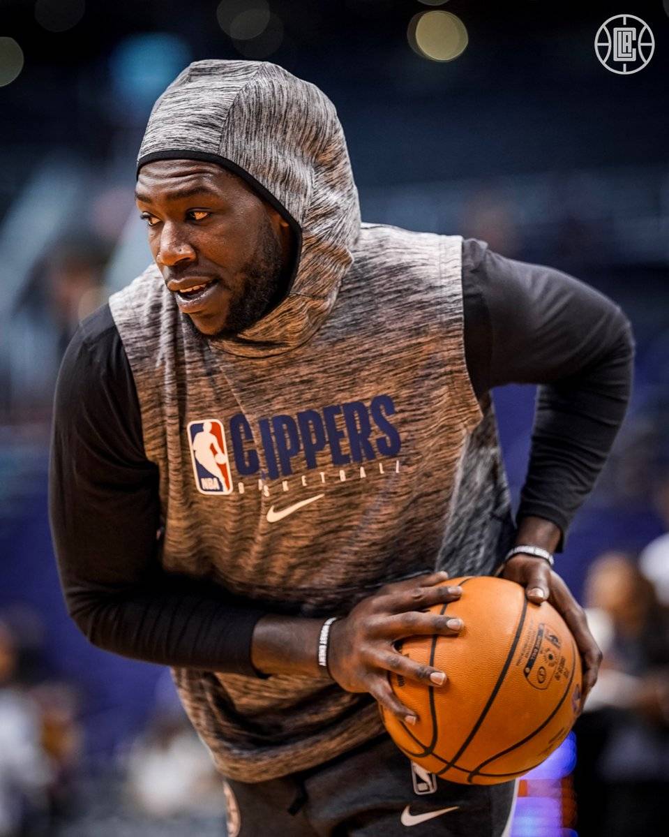 龙赛罗：阿隆索曾说皇马要踢摇滚足球，现在既不摇滚也无节奏（龙赛罗：阿隆索曾称皇马要踢摇滚风，如今既不摇滚也没节奏）