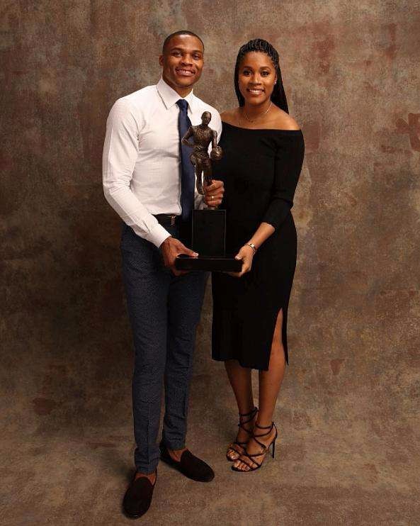 阿达尼：阿根廷并非世界杯夺冠最大热门；罗德里比佩德里重要（阿达尼：阿根廷不是世界杯头号夺冠热门，罗德里比佩德里更关键）