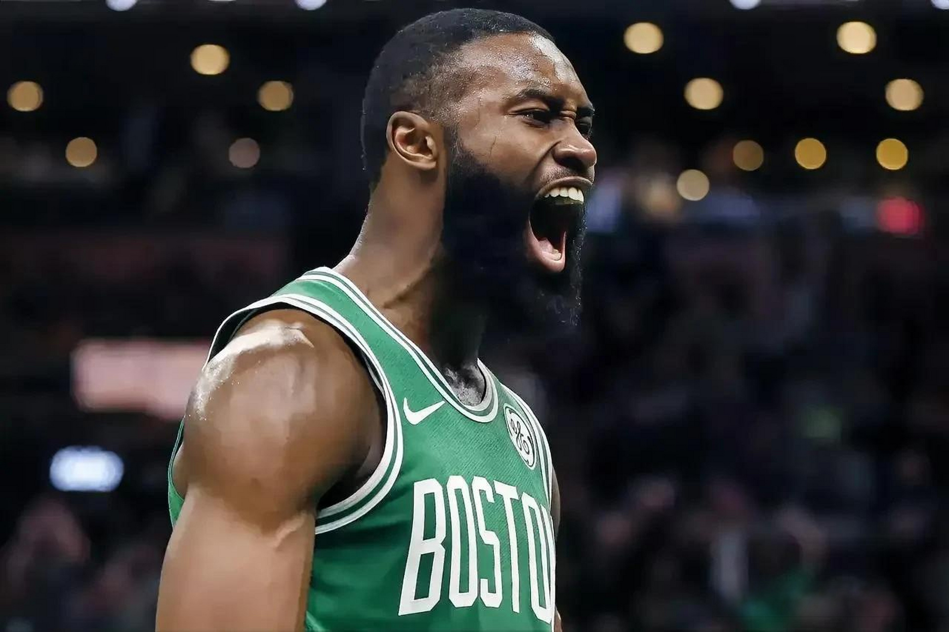 奥纳纳想回曼联遭拒绝，明夏或2000万转会沙特！要求加薪原因曝光（奥纳纳回归曼联无望：明夏或2000万转投沙特，加薪诉求缘由曝光）