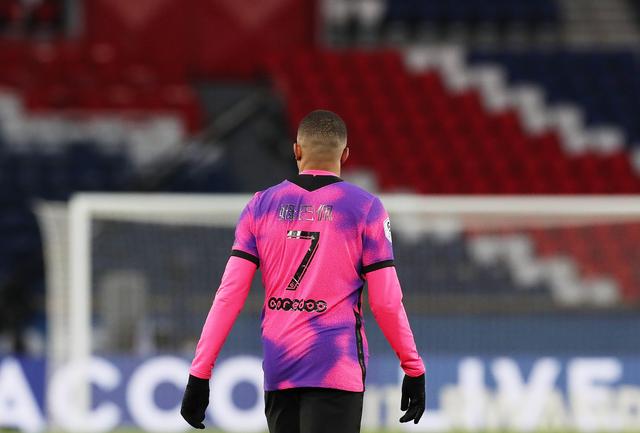 格罗索：萨索洛要无畏前行，我从里皮那里学到不要束缚球员（格罗索：萨索洛应勇往直前，我从里皮学到要放手让球员发挥）