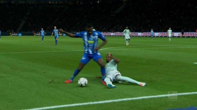 本-福斯特：拉门斯出击很果断，英超经验丰富的门将才能做到（本-福斯特赞拉门斯出击果断：唯有英超经验老到的门将能做到）