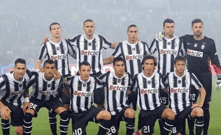 莱万多夫斯基和格策今晚要碰面了（莱万多夫斯基与格策今夜赛场相逢）