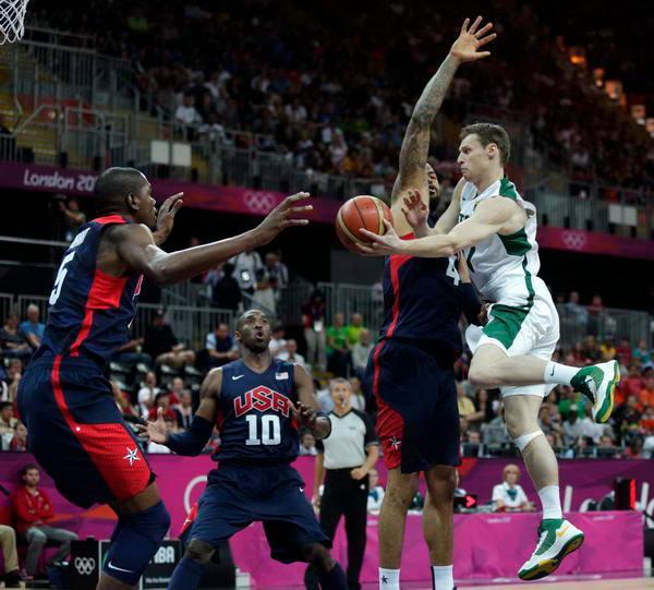 中国U17vs文莱U17：邝兆镭、万项首发，何思凡、金昱成出战（中国U17对阵文莱U17：邝兆镭、万项先发，何思凡、金昱成出场）