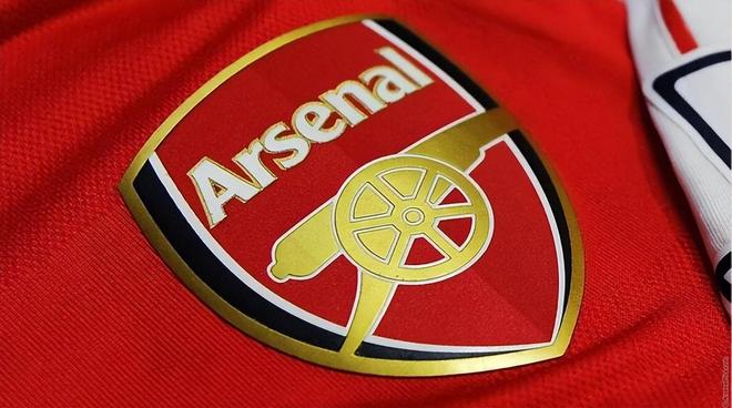 球员血性时刻燃炸全场（球员热血瞬间引爆全场）