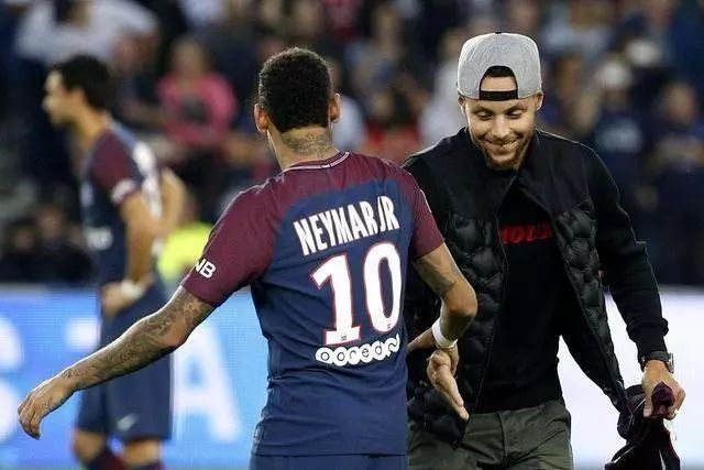 U16男足每场第一球时间：最快6分钟，最晚13分钟（U16男足首球时刻：最早第6分钟，最晚第13分钟）